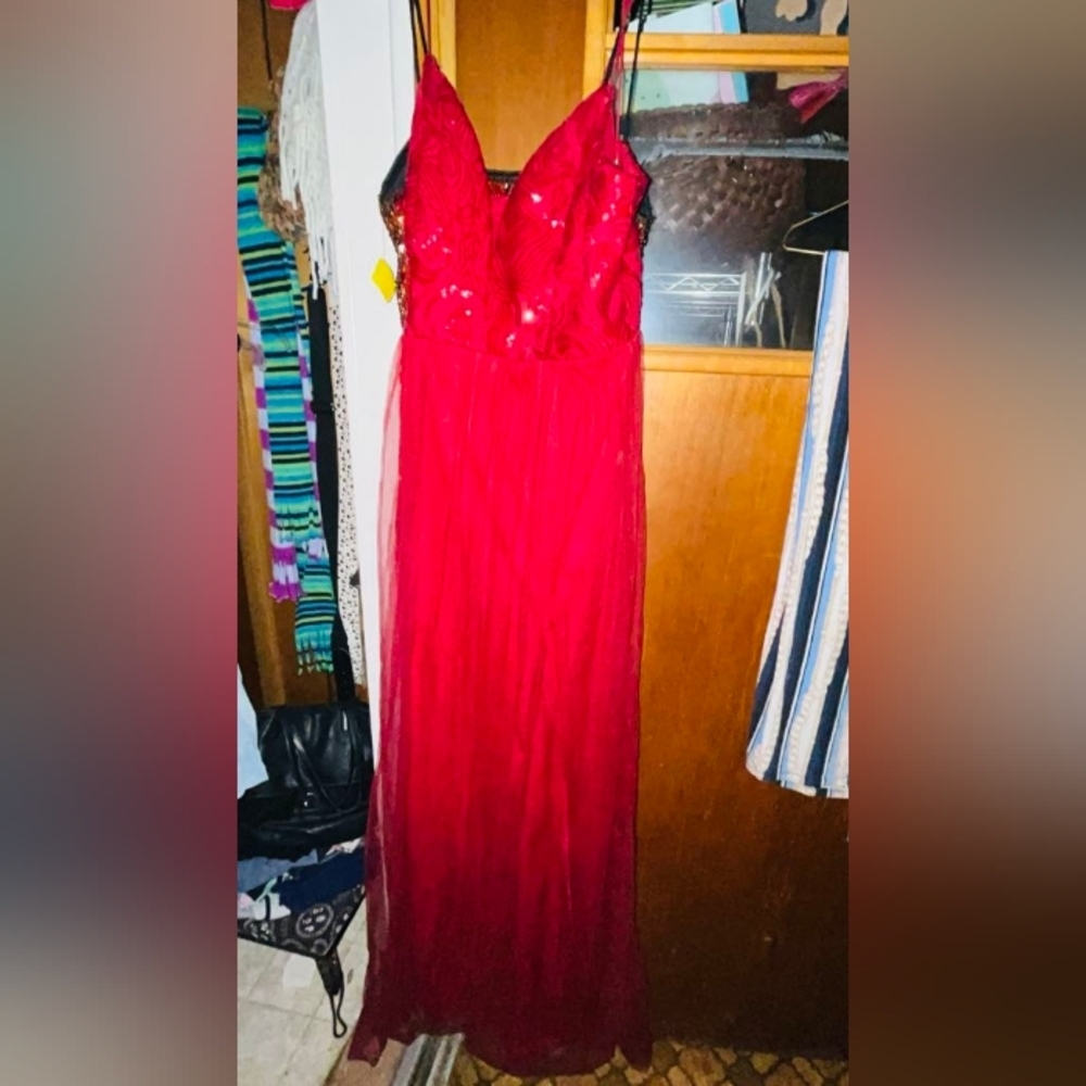 Elegant Red Evening Dress